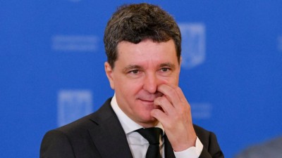 Nicușor Dan mue.jpg