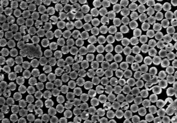 electricitate continuă prin evaporarea apei și a luminii solare